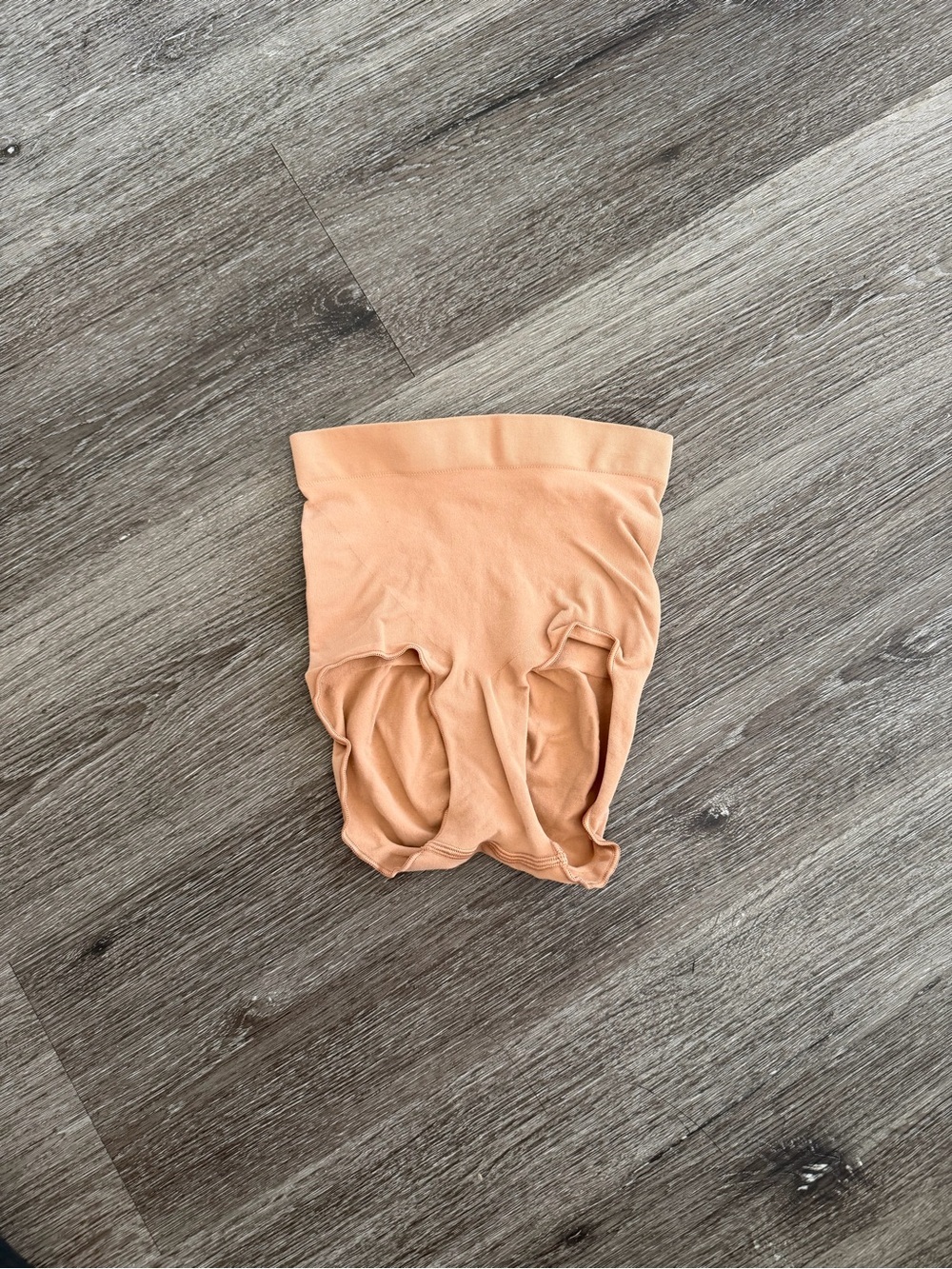SKIMS Peach/Tan Seamless Shaping Shorts